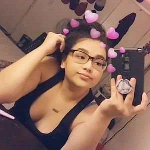 Meet your Posher, Desiree